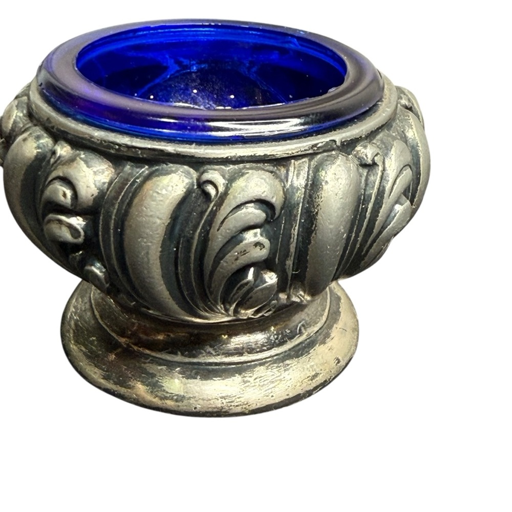 WB MFG CO (WEIDLICH BROS) 3853 SILVER EMBOSSED NOUVEAU SALT CELLAR – EARLY 1900s - Picture 3 of 11